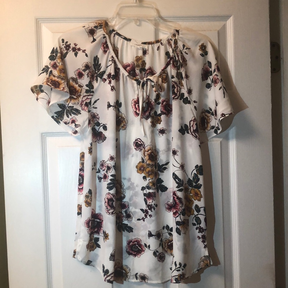 Maurcies Floral Short Sleeve shirt